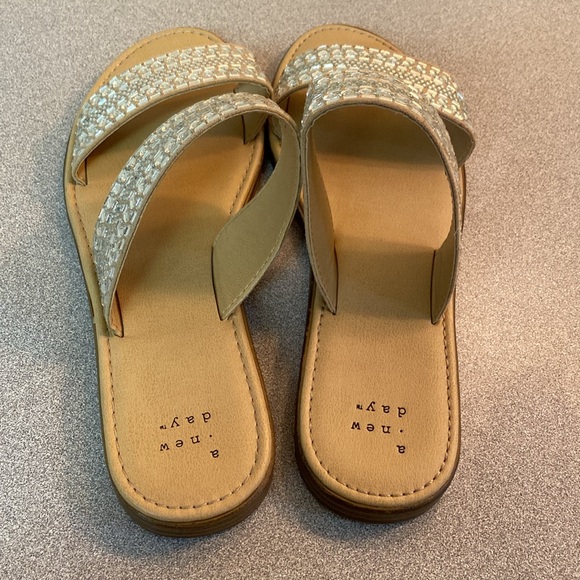A new day - Kershaw embellished sandals. Size 7.5 - Picture 4 of 5